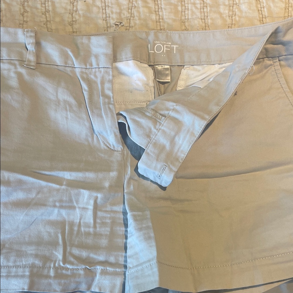 4 PAIR OF LOFT & Old Navy. Size 6’s & 1 size 8 shorts. Denim is size 29